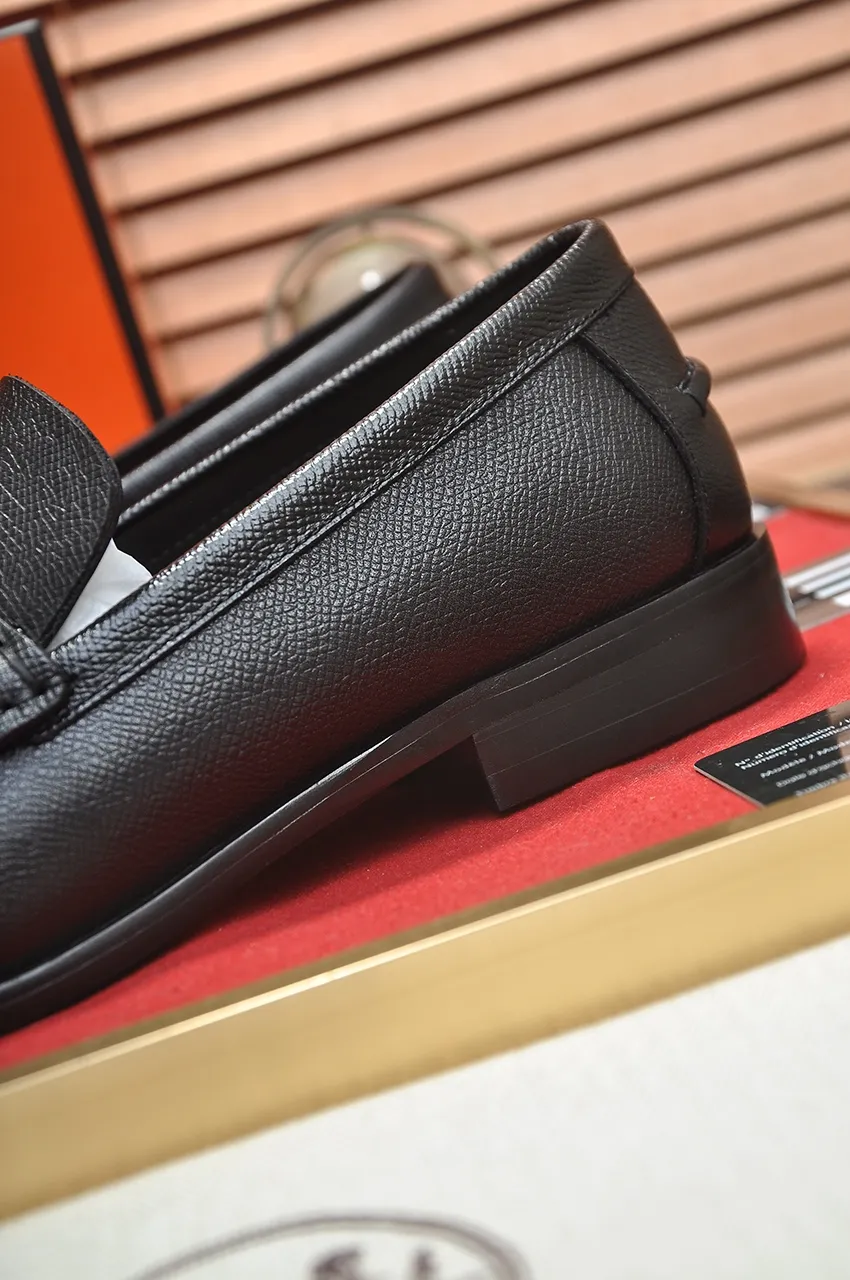 Men's shoes💰540💶[HERMES] (cowhide lining)🍀Italian top luxury🍀He does not pursue novel styles and gorgeous colors, but attracts the favor of successful men with his flawless, elegant and classic style. Formal leather shoes This very comfortable, simple and stable style allows you to easily match any style! The pattern is absolutely 1:1 refined from the original case, and we strive for excellence in materials, imported cowhide + cowhide lining💪💪💪extraordinary texture👍! .Code number: 38-45 (45 customized)
